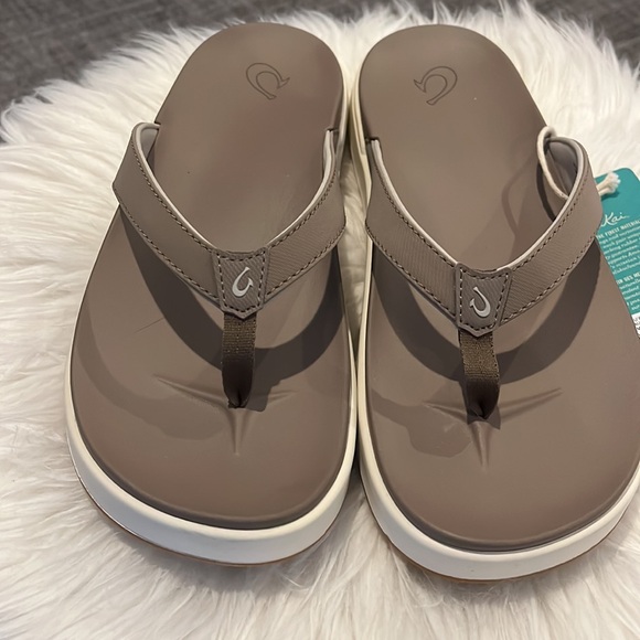 NWT OluKai Nu’a Pi’o Warm Taupe Women’s US 9 - Picture 3 of 8
